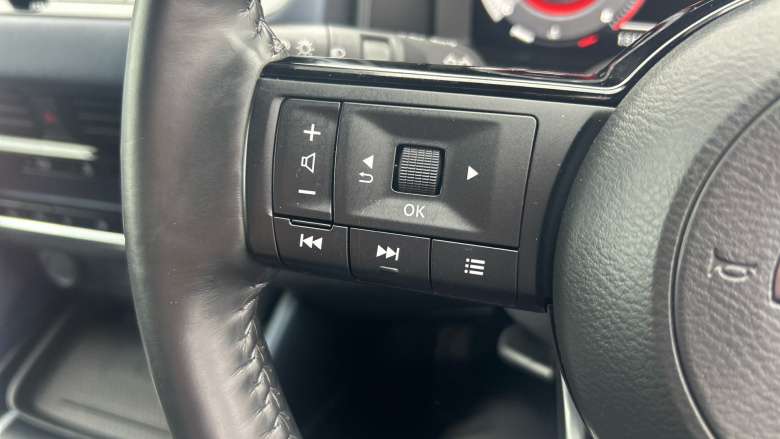 Nissan Qashqai 1.3 DiG-T MH Tekna 5dr Petrol Hatchback